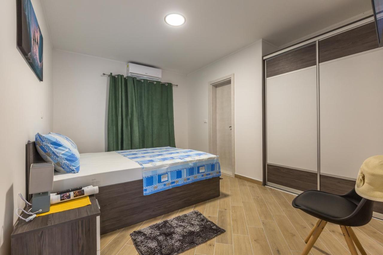 Apartment Studio Acoustic *